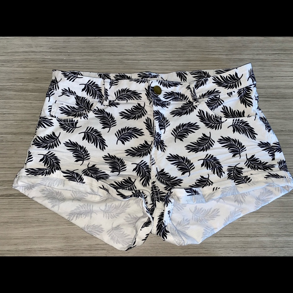 H&M Feather Pattern Shorts